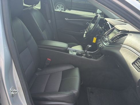 Used 2017 Chevrolet Impala LT image 11
