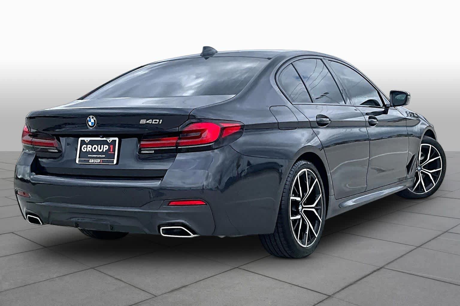 Used 2022 BMW 540i w/ M Sport Package RWD image 12