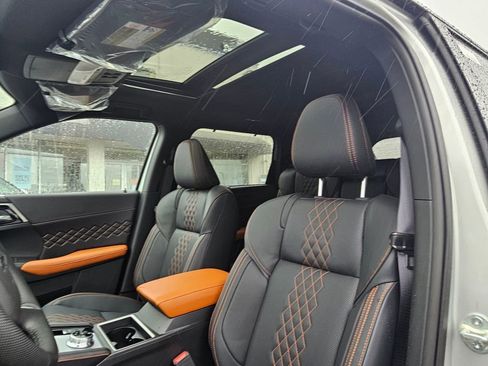 New 2025 Mitsubishi Outlander SEL image 16