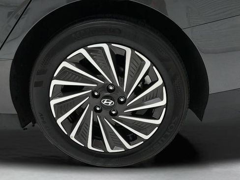 Used 2025 Hyundai Sonata SEL FWD image 9