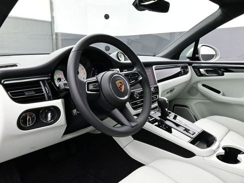 New 2026 Porsche Macan GTS AWD/4WD image 4