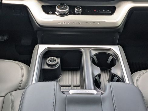 New 2026 Ford Expedition Active RWD image 43
