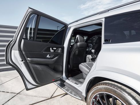 Used 2024 Mercedes-Benz GLS 63 AMG 4MATIC image 27