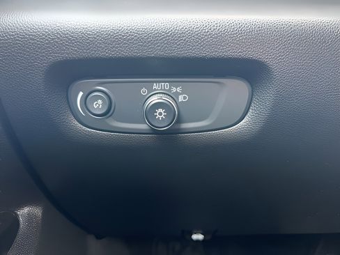 Used 2023 Chevrolet Traverse LT w/ Midnight/Sport Edition image 23