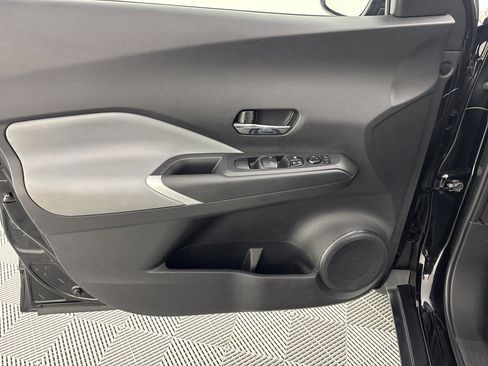 Used 2023 Nissan Kicks SR w/ SR Premium Package image 22