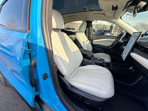 Used 2022 Ford Mustang Mach-E Premium image 25