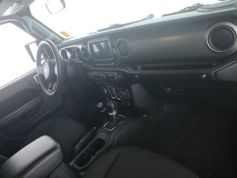 Used 2023 Jeep Gladiator Sport AWD/4WD image 28