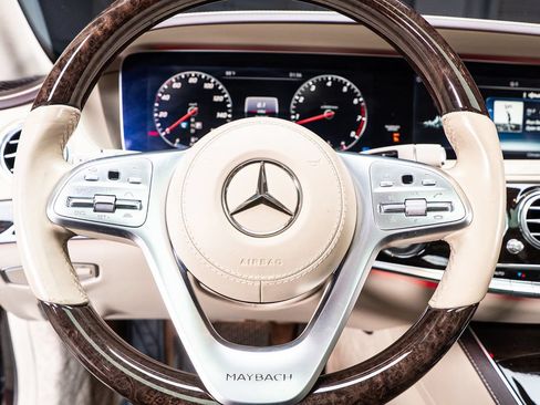 Used 2018 Mercedes-Benz Maybach S 560 4MATIC image 34