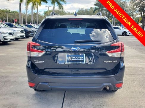 Used 2023 Subaru Forester Premium image 6