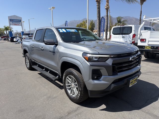 Used 2024 Chevrolet Colorado LT w/ LT Convenience Package III AWD/4WD image 2