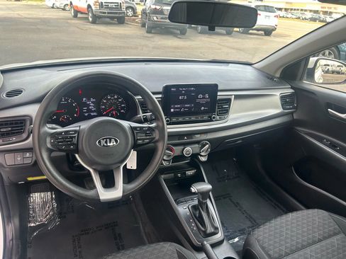 Used 2021 Kia Rio S image 4