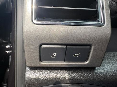 Used 2021 Ford Expedition XLT AWD/4WD image 28