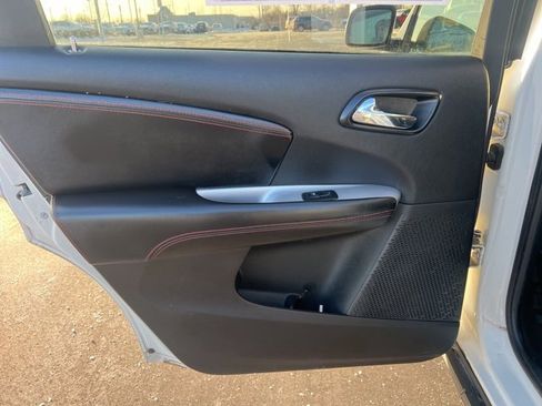 Used 2015 Dodge Journey R/T w/ Flexible Seating Group image 15