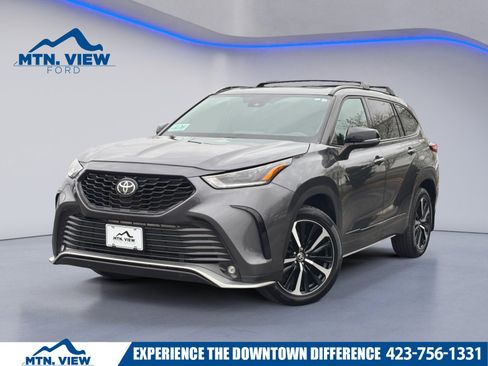 Used 2021 Toyota Highlander XSE image 1
