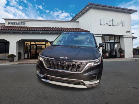 Certified 2024 Kia Carnival LX image 3