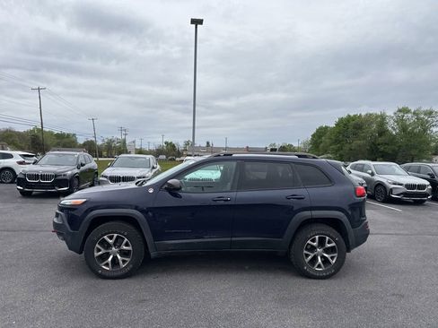 Used 2014 Jeep Cherokee Trailhawk AWD/4WD image 4