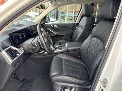 Used 2024 BMW X7 xDrive40i image 15