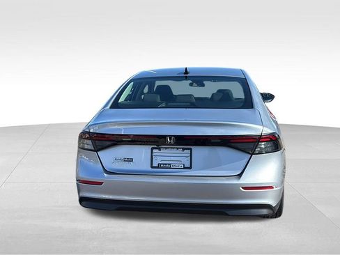 Used 2025 Honda Accord SE image 6