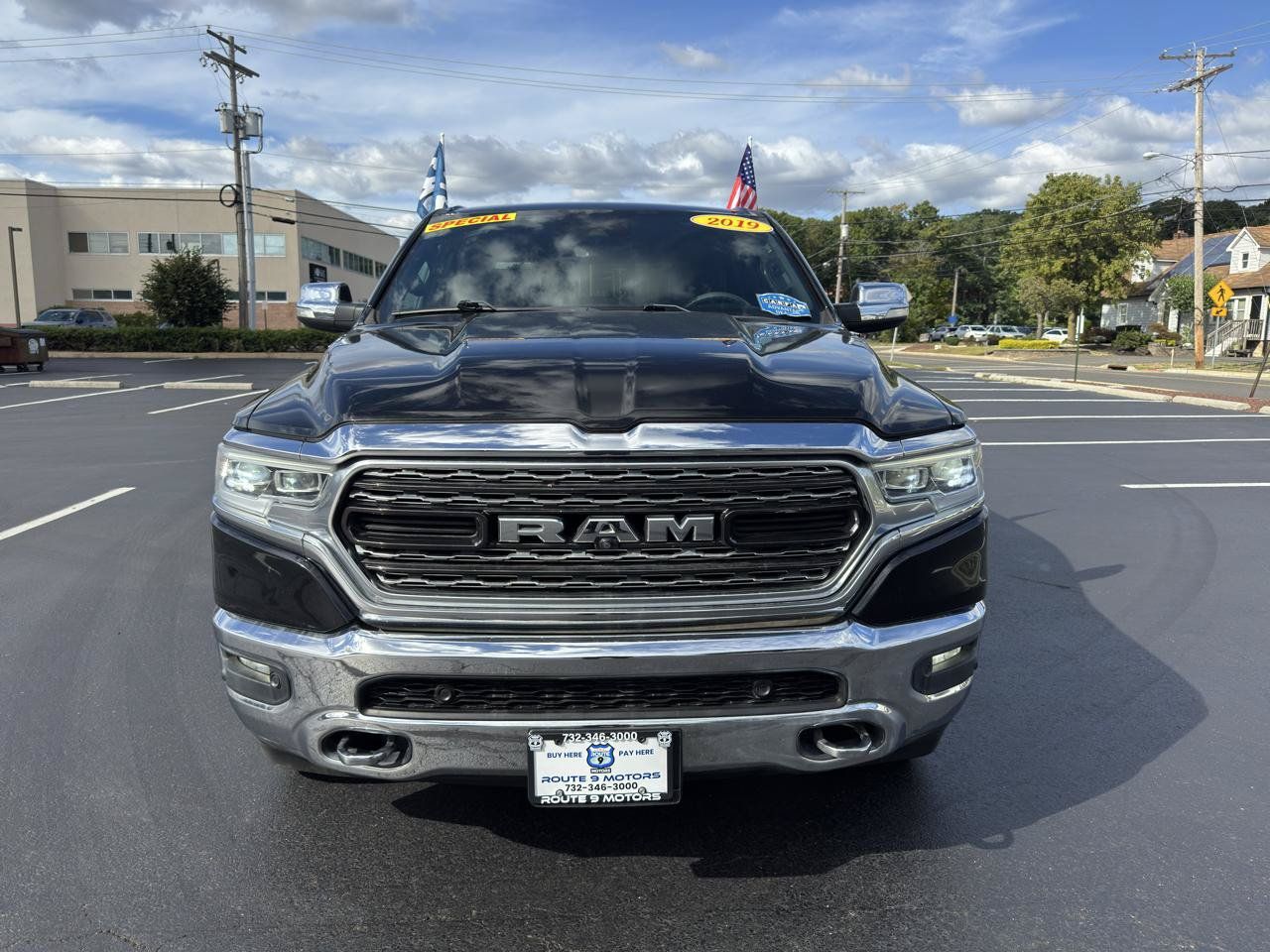 Used 2019 RAM 1500 Limited AWD/4WD image 2