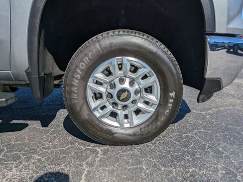 Used 2025 Chevrolet Silverado 2500 LT w/ Convenience Package image 11