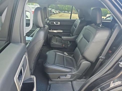 Used 2023 Ford Explorer XLT w/ Equipment Group 202A AWD/4WD image 6