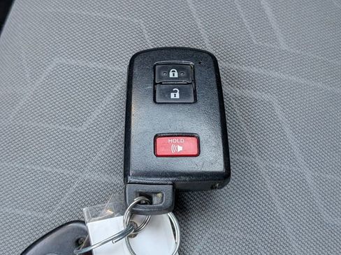 Used 2021 Toyota Tacoma TRD Off-Road image 25