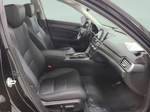 Used 2022 Honda Accord Touring image 13