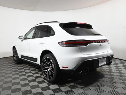 Used 2026 Porsche Macan AWD/4WD image 3