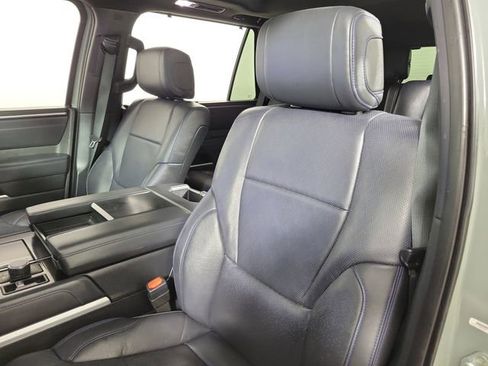 Used 2025 Toyota Sequoia Platinum AWD/4WD image 21