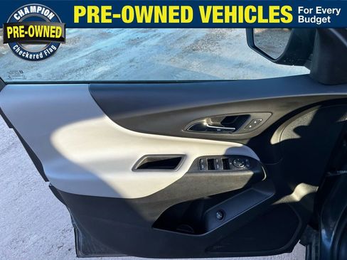 Used 2020 Chevrolet Equinox LT w/ Driver Convenience Package image 17