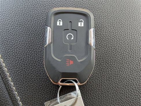 Used 2023 GMC Acadia SLT image 31