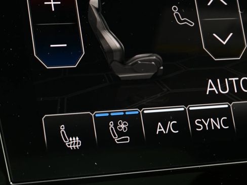 Used 2022 Lamborghini Urus image 11