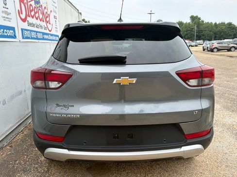 Used 2021 Chevrolet TrailBlazer LT w/ Convenience Package FWD image 4