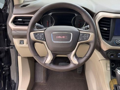 Used 2018 GMC Acadia Denali w/ Technology Package FWD image 18