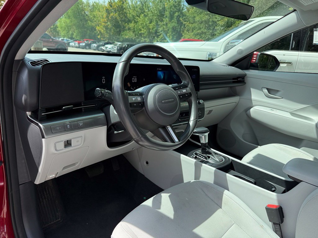 Used 2025 Hyundai Kona SEL FWD image 9