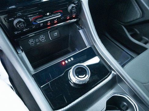 Certified 2025 Jeep Grand Cherokee Laredo X image 19