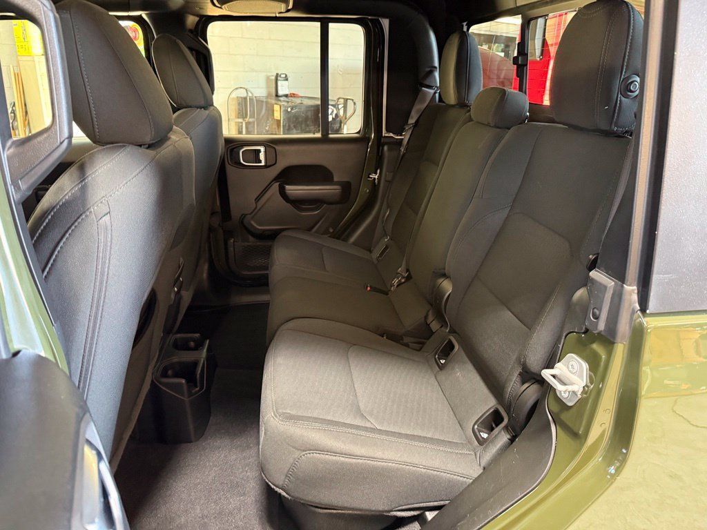 Used 2021 Jeep Gladiator Sport AWD/4WD image 25