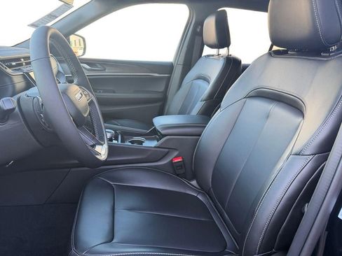 New 2025 Jeep Grand Cherokee Limited w/ MOPAR Finishing Package image 9