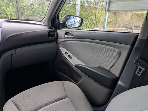 Used 2013 Hyundai Accent GLS image 16