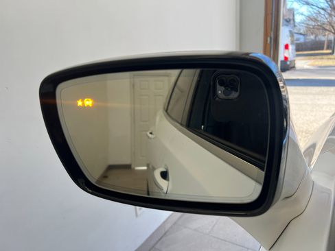 Used 2024 Buick Enclave Premium image 45