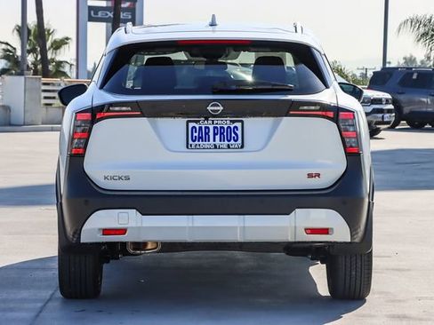 Used 2025 Nissan Kicks SR image 7
