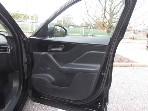 Used 2019 Jaguar F-PACE Premium image 48