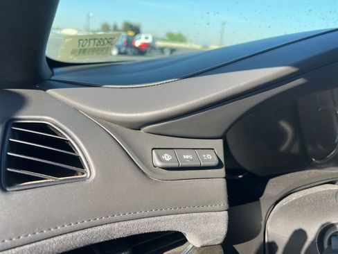 Used 2018 Cadillac Escalade ESV Platinum image 21