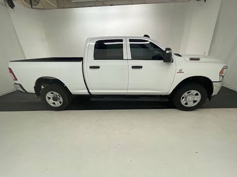 Used 2023 RAM 2500 Tradesman w/ Chrome Appearance Group AWD/4WD image 11