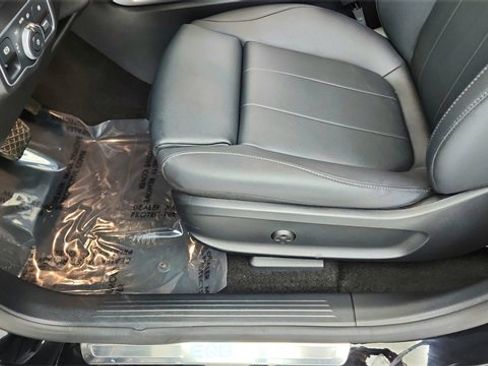 Used 2024 Mercedes-Benz EQB 250+ w/ Driver Assistance Package image 33