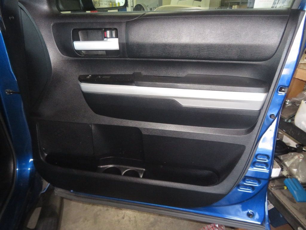 Used 2014 Toyota Tundra SR5 w/ SR5 Upgrade Package RWD image 32