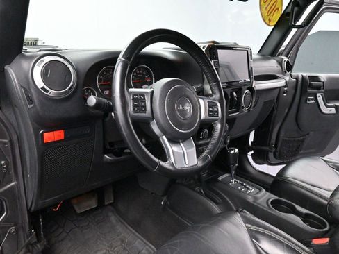 Used 2016 Jeep Wrangler Unlimited Rubicon image 15