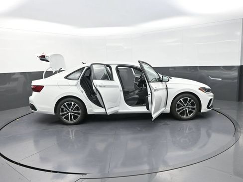 Used 2026 Volkswagen Jetta Sport FWD image 37