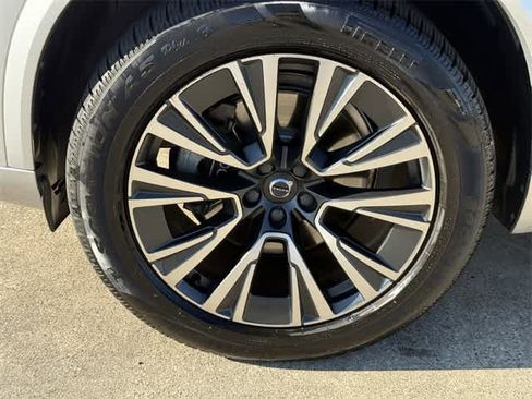 Used 2020 Volvo XC90 T5 Momentum w/ Protection Package Premier image 6