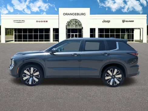 Used 2025 Mitsubishi Outlander SE FWD image 5